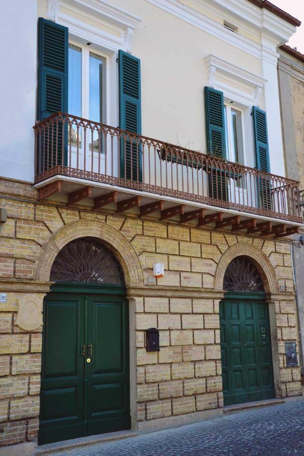 Palazzo signorile di oltre 520 mq fronte Cattedrale ad Atri Città darte Exterior foto