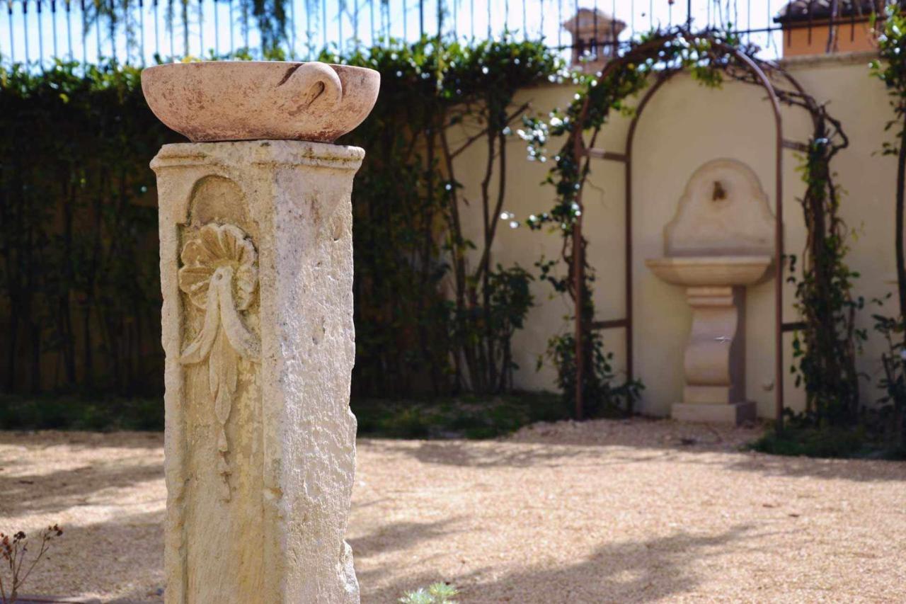 Palazzo signorile di oltre 520 mq fronte Cattedrale ad Atri Città darte Exterior foto