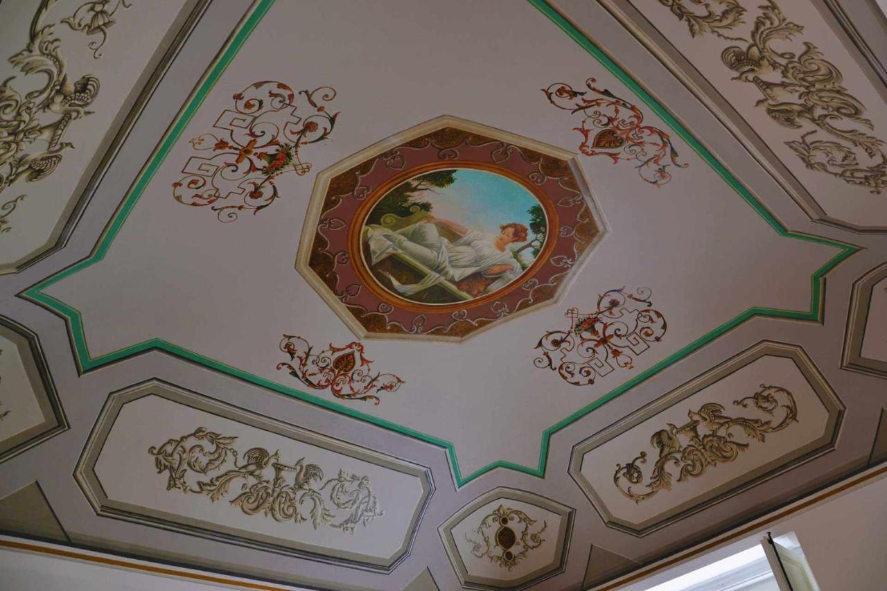 Palazzo signorile di oltre 520 mq fronte Cattedrale ad Atri Città darte Exterior foto